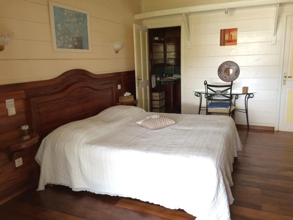 Le Bois Rouge Hotel Силаос Стая снимка
