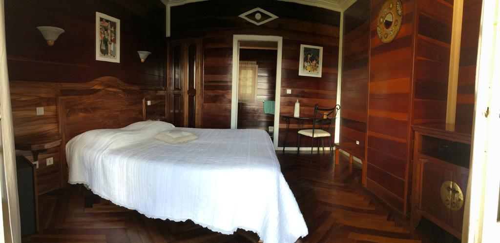 Le Bois Rouge Hotel Силаос Стая снимка
