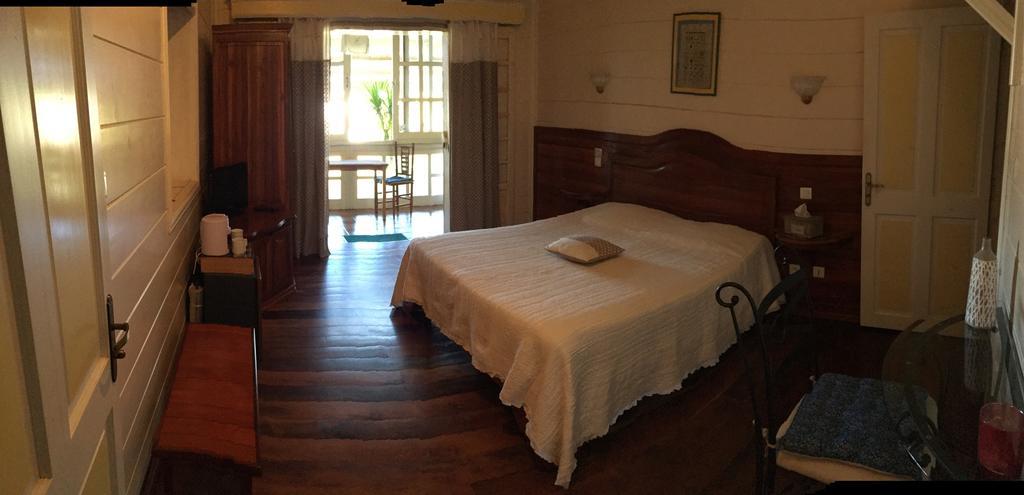 Le Bois Rouge Hotel Силаос Екстериор снимка